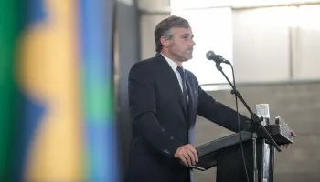 Meta: Federico De Achával ya gasta millones para instalarse como sucesor de Axel Kicillof