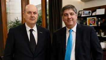 Federico Sturzenegger y Gonzalo Lissarrague: entramado societario y continuidad en Uruguay