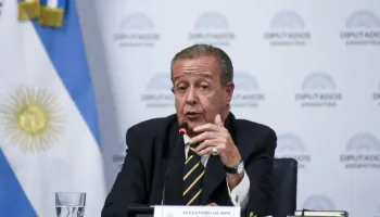 “El FMI es un instrumento para controlar la economía del país, no para ayudarnos”