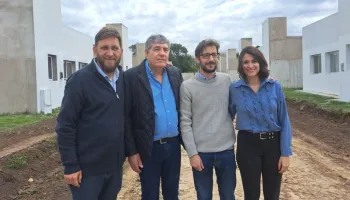Axel Kicillof rescató a un cuestionado constructor y 51 familias quedaron sin viviendas