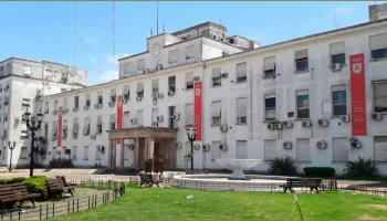 Morón terceriza el reparto de tasas por 400 millones de pesos y crece la preocupación