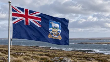 Google Analytics muestra a Malvinas como país independiente y con bandera de las Falkland