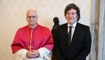 De insultar al “imbécil en Roma” a recibir a León XIV: Javier Milei y sus contradicciones