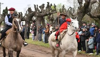 25 de Mayo: Agustín Mosconi celebró la Fiesta Patronal de San Agustín con tradición