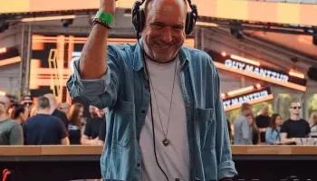 Guy Mantzur llega a Morón: un show “gratuito” con acceso restringido por QR