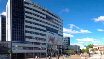 Tensión en Morón: el rector de la Universidad cruzó a Lucas Ghi por excluirla del video