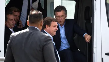 Alberto Weretilneck toma deuda para beneficiar a los sobrinos segundos de Mauricio Macri