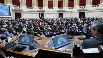 DNU 70/2023: informe advierte sobre un freno en el consumo, salud y vivienda