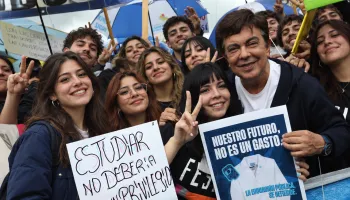 Abuso sexual: Fernando Espinoza amplió una partida de publicidad en 6.224,5 por ciento