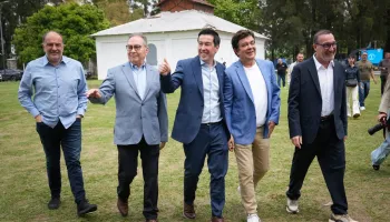 Nardini, Espinoza y Descalzo: la foto en Malvinas Argentinas que abrió preguntas