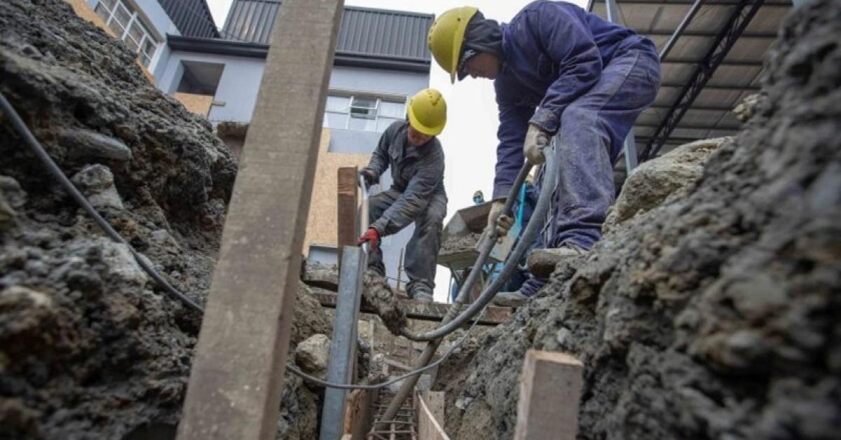 Los trabajadores de Tierra del Fuego en pie de guerra por el golpe al ...