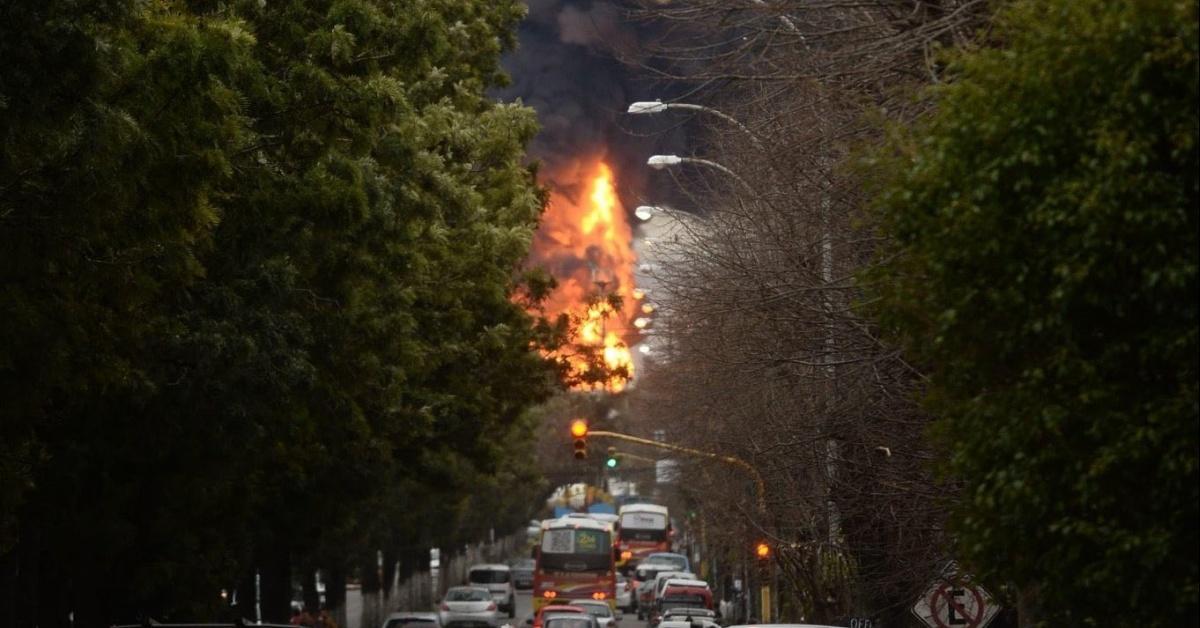 El incendio de la refinería de YPF en Ensenada y el mito urbano sobre ...