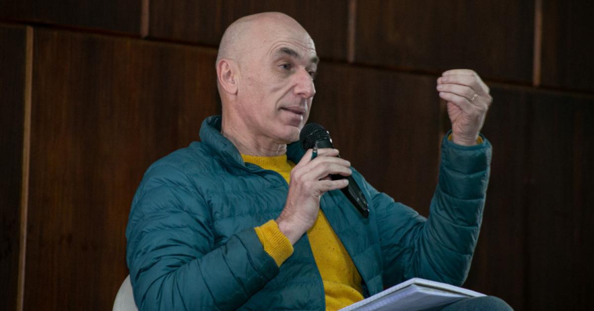 "La IA genera ilusión de entendimiento, pero en realidad solo trabaja por estadística" thumbnail