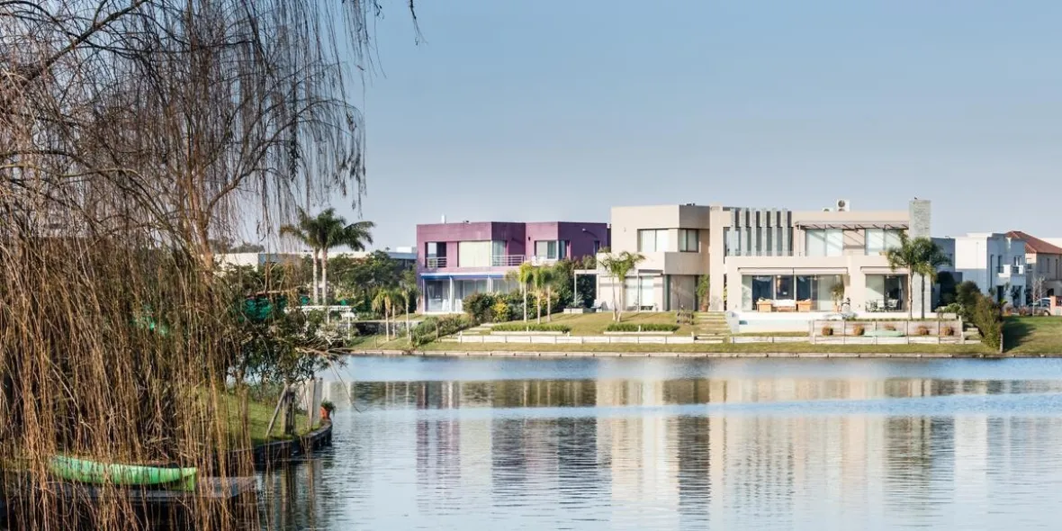 Alquilar el estatus: La nueva geografía social de los barrios cerrados