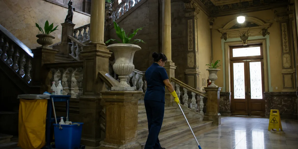 Empresas de limpieza: deudas, cheques rechazados y la sombra de la corrupción