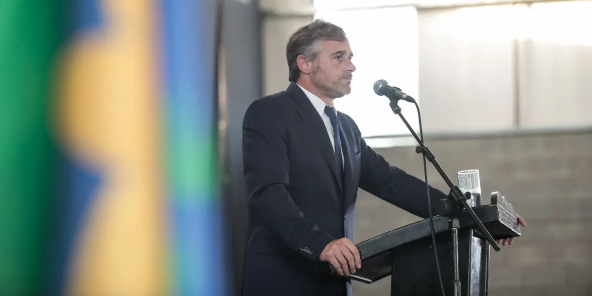 Meta: Federico De Achával ya gasta millones para instalarse como sucesor de Axel Kicillof