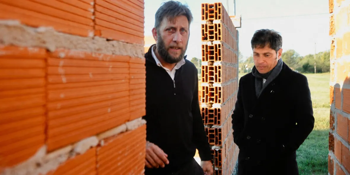 Kicillof y las viviendas fantasma de Lobos: 1.401 millones adjudicados y obras inconclusas